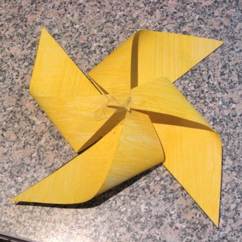 Pinwheel daffodil make