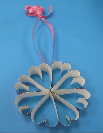 valentines-day-wreath-with-ribbon